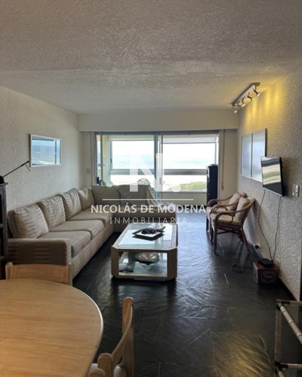 En venta apartamento de 2 dormitorios en Brava,