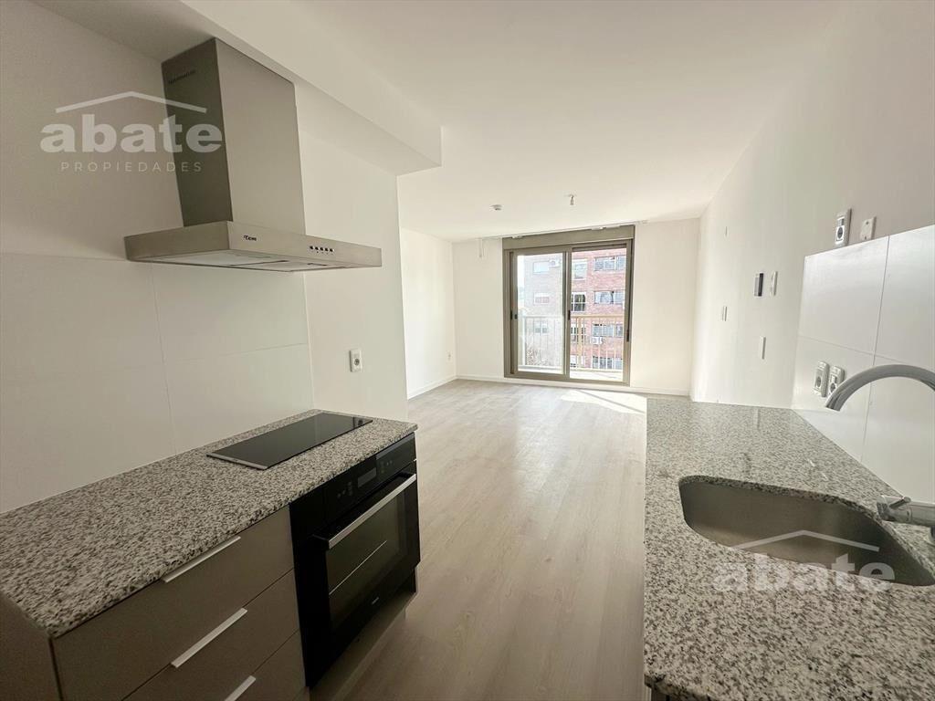 Monoambiente en venta con terraza al frente. Ideal inversió
