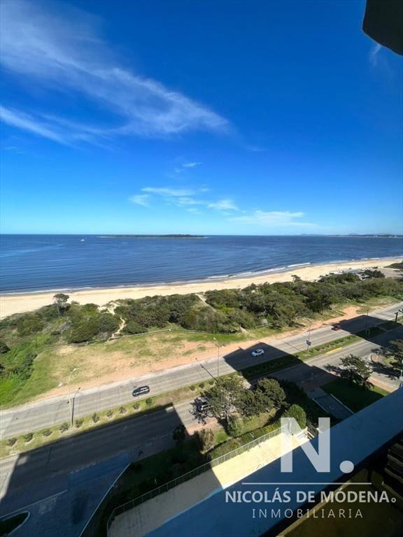 Departamento en venta en torre Tunquelen II frente a Playa