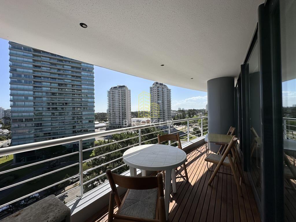 Venta de departamento de dos dormitorios en 360,