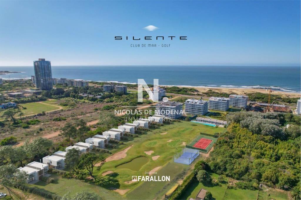 Vende casa de 3 dormitorios en Playa Brava, Punta