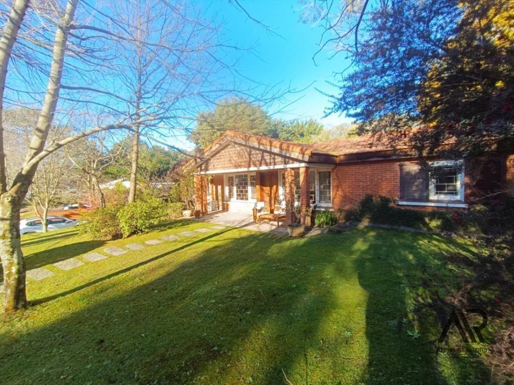 Casa en venta c/ cochera en Roosevelt