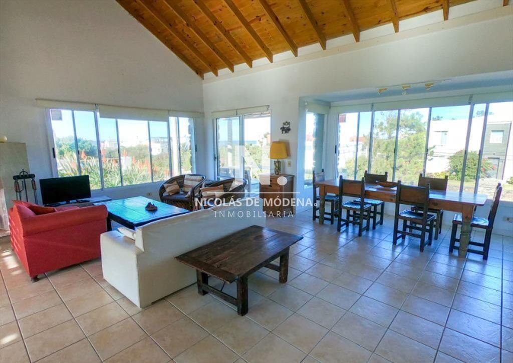 En venta casa de 3 dormitorios en Tio Tom, Punta Ballena.