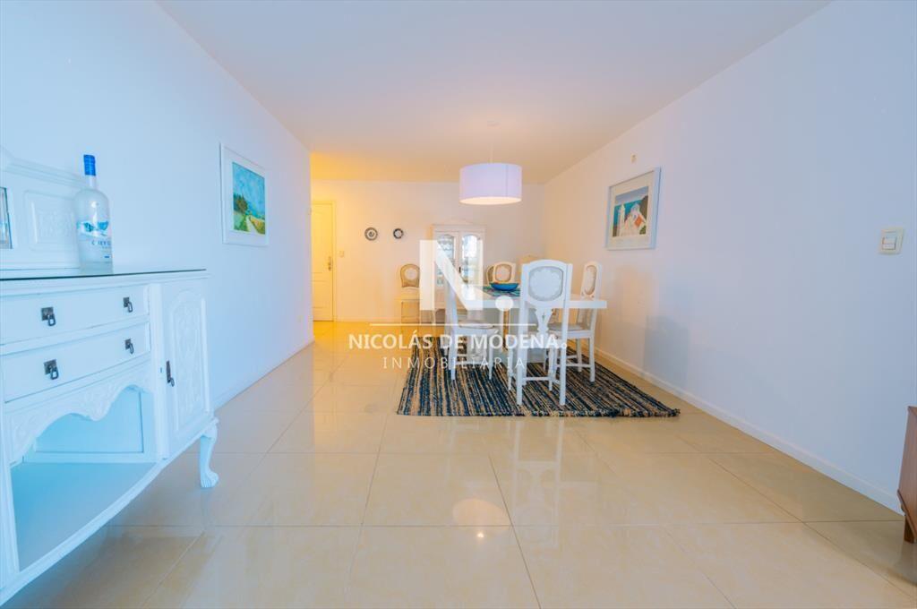 Apartamento de 3 dormitorios en venta. Torre Sol