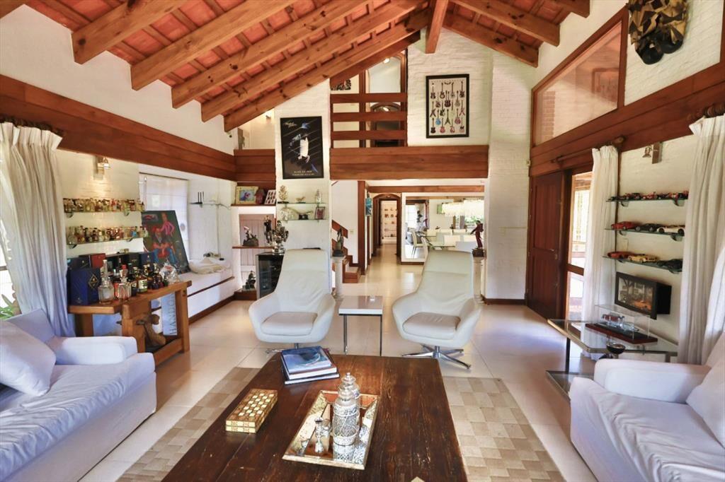 VENTA CASA 7 DORMITORIOS + DEPENDENCIA DE Y CASA