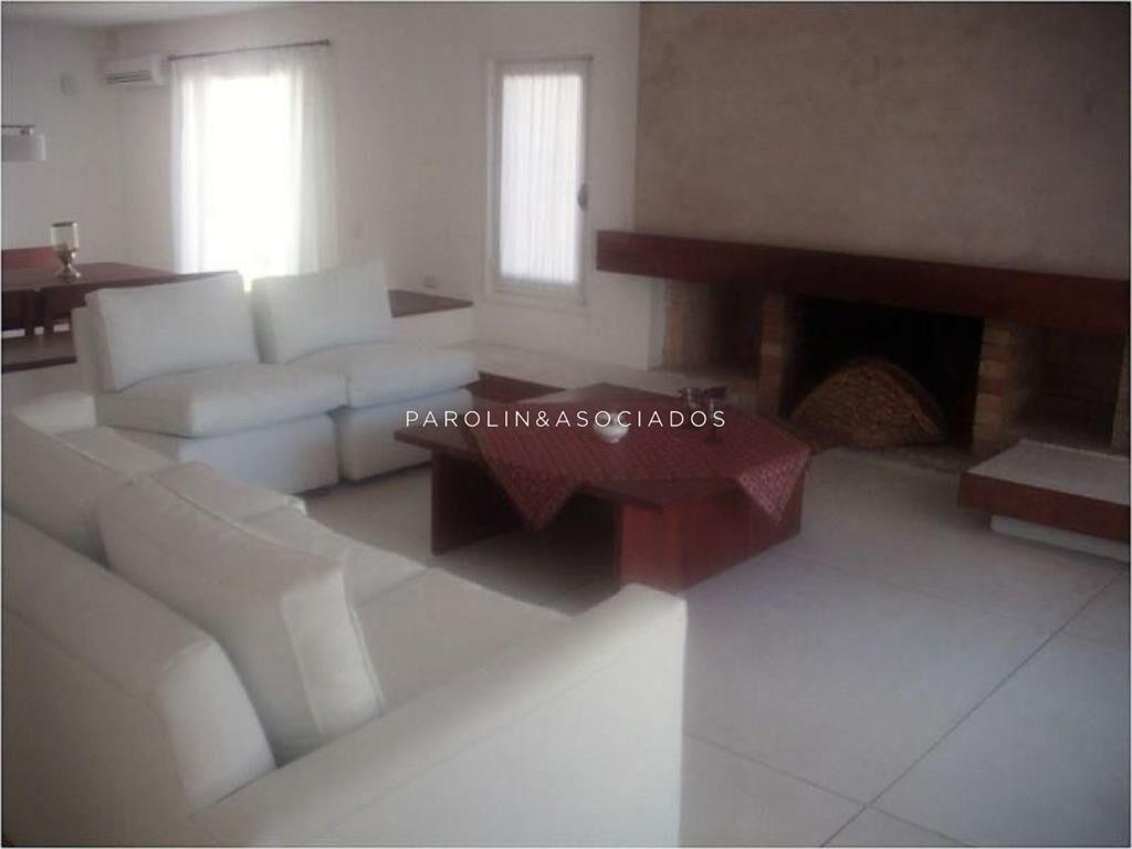 Casa en venta de 4 dormitorios en Lugano, Punta