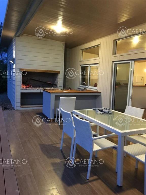 ALQUILER DE HERMOSA CASA CON PISCINA EN JOSE IGNACIO