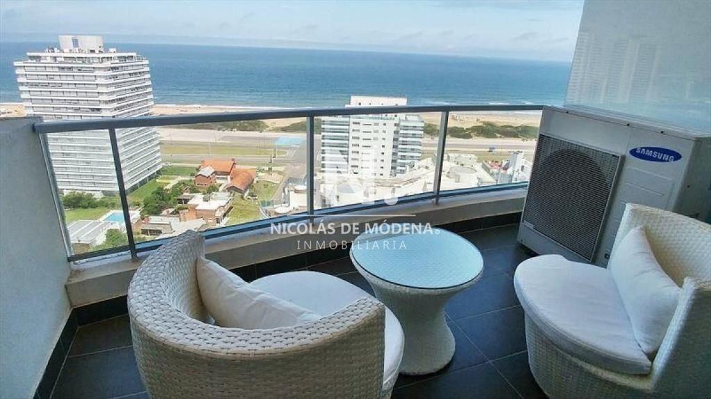Apartamento en venta 3 dormitorios en Playa