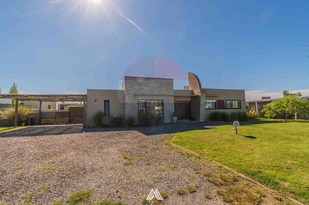 Venta casa 3 dorm Viñedos de la Tahona con piscina