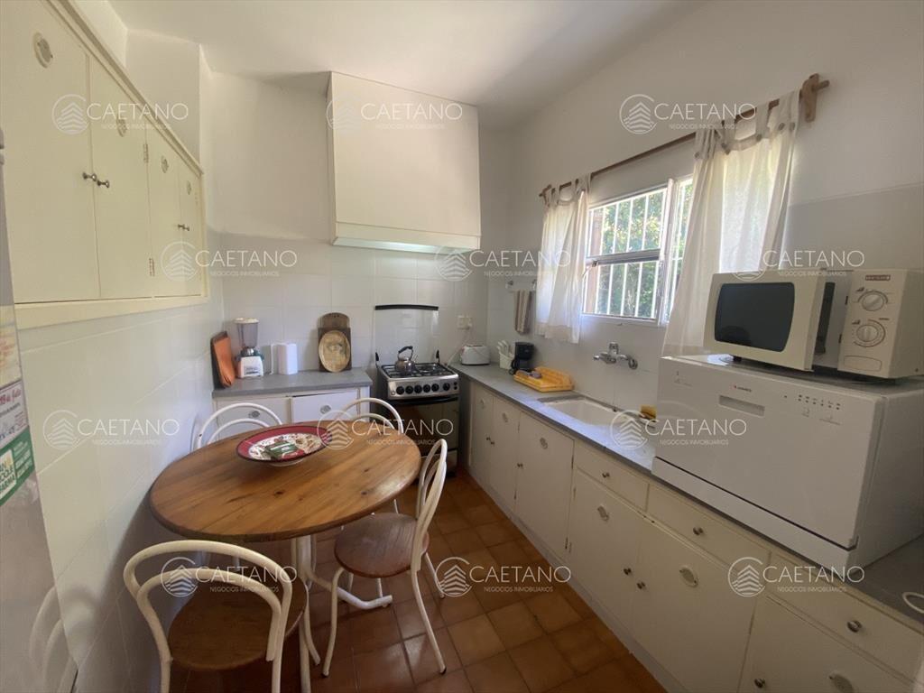 Casa en Alquiler temporal 4 dormitorios  zona