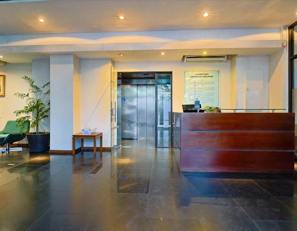 Venta de Edificio en Cerrito y Zabala 7 pisos mas subsuelo