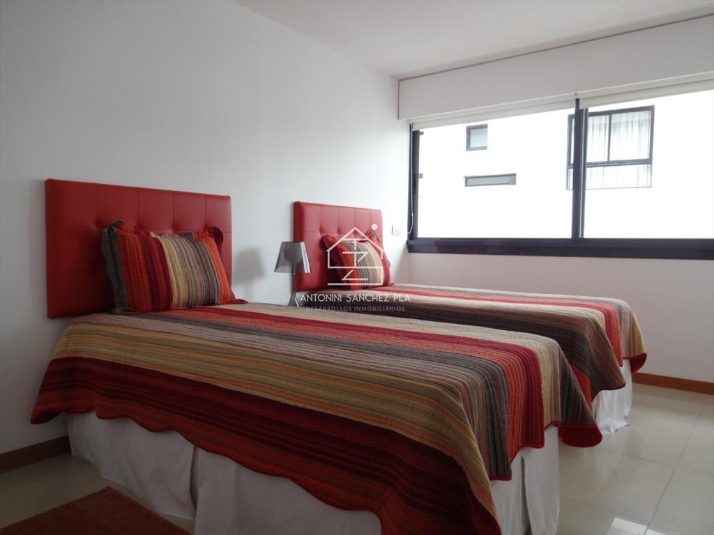 Apto 3 dormitorios primera línea Playa Brava