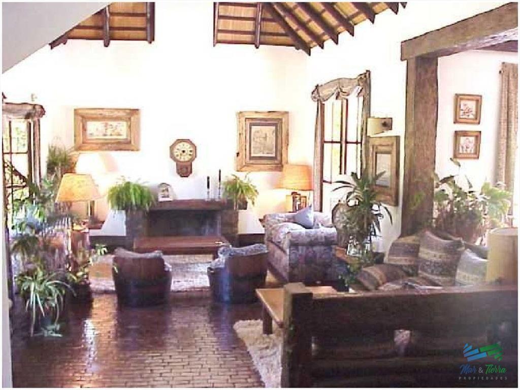 Vendo casa 6 dormitorios con piscina y gran en