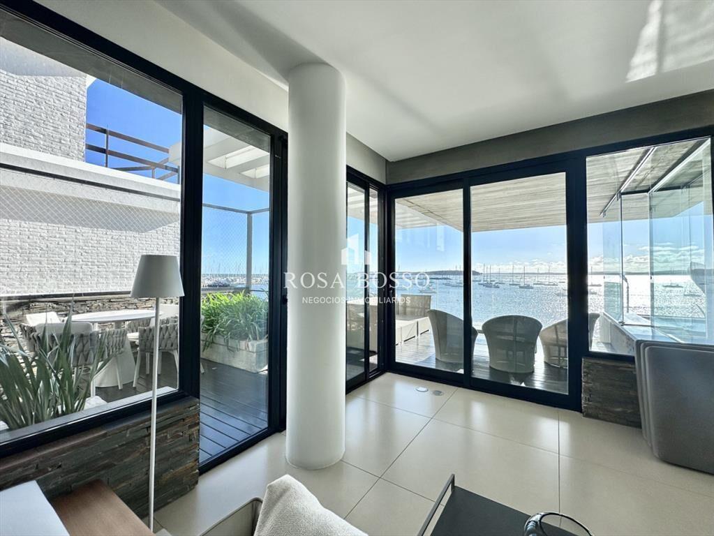 Apartamento en Alquiler Exclusivo 4 Dormitorios