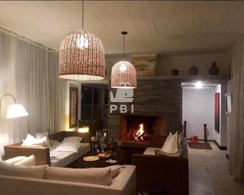 Venta de casa 3DORMITORIOS con vista al Mar - :