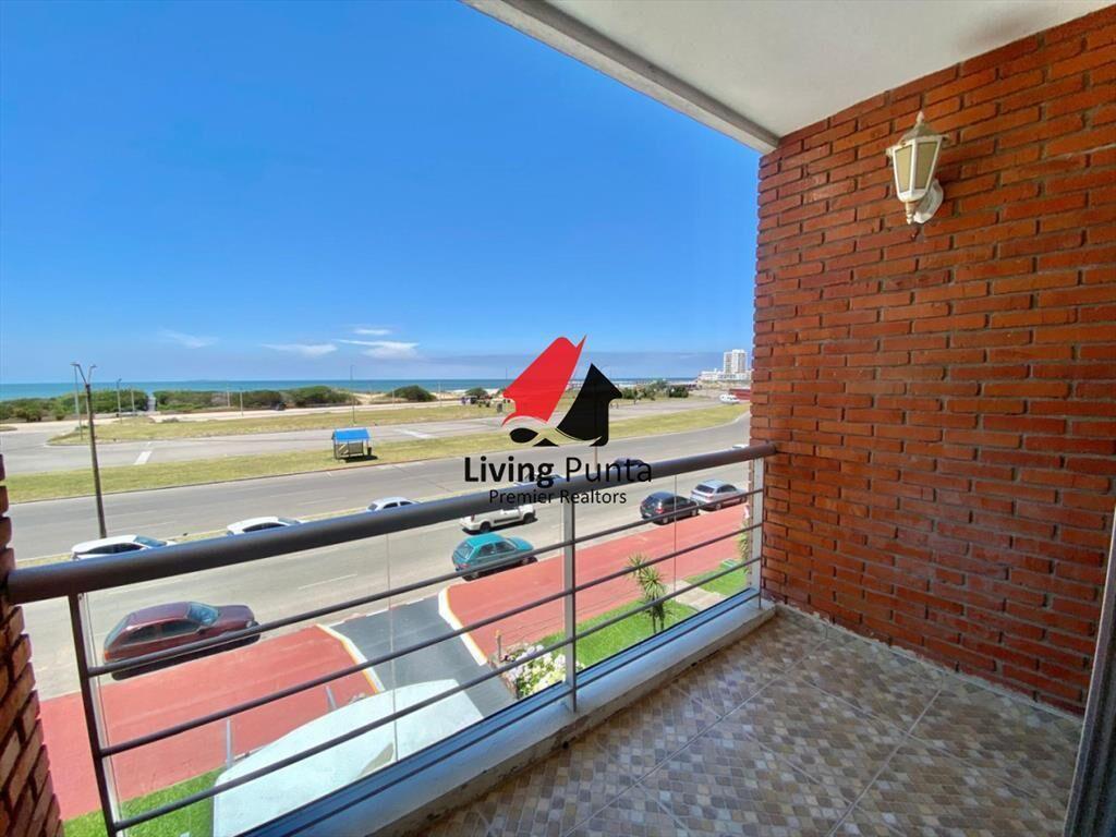 Apartamento de 2 dormitorio y medio en Primera de