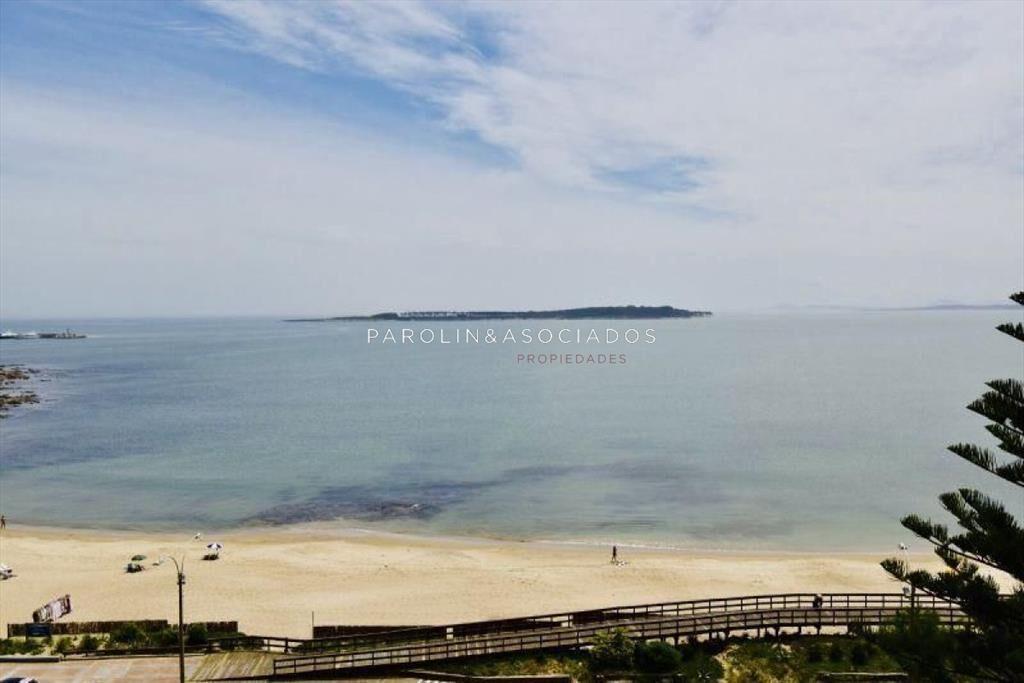 Apartamento en venta de 3 dormitorios en Malecón