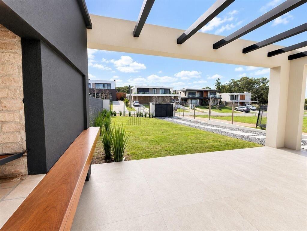 Venta Casa 4 dormitorios parrillero en Barrio Parques 2