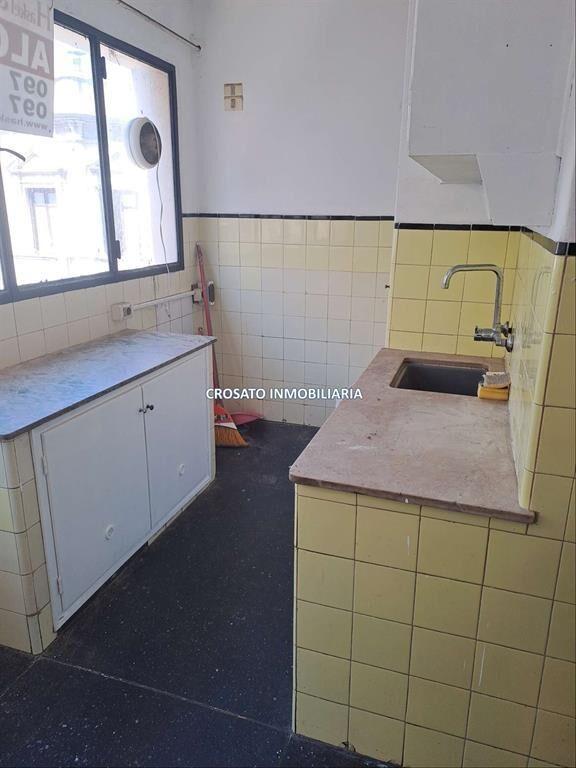 alquiler oficina Ciudad Vieja,3 ambientes