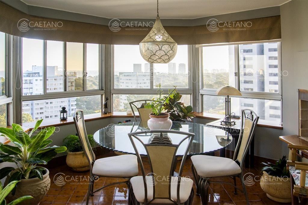 Apartamento en Roosevelt Center de 3 dormitorios