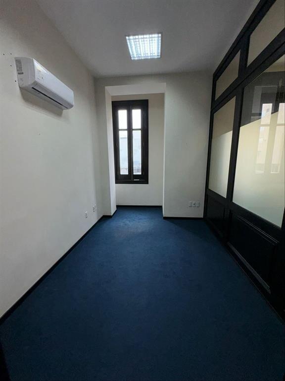 Alquiler de Oficinas Amplias y Luminosas con Aire Acondicio