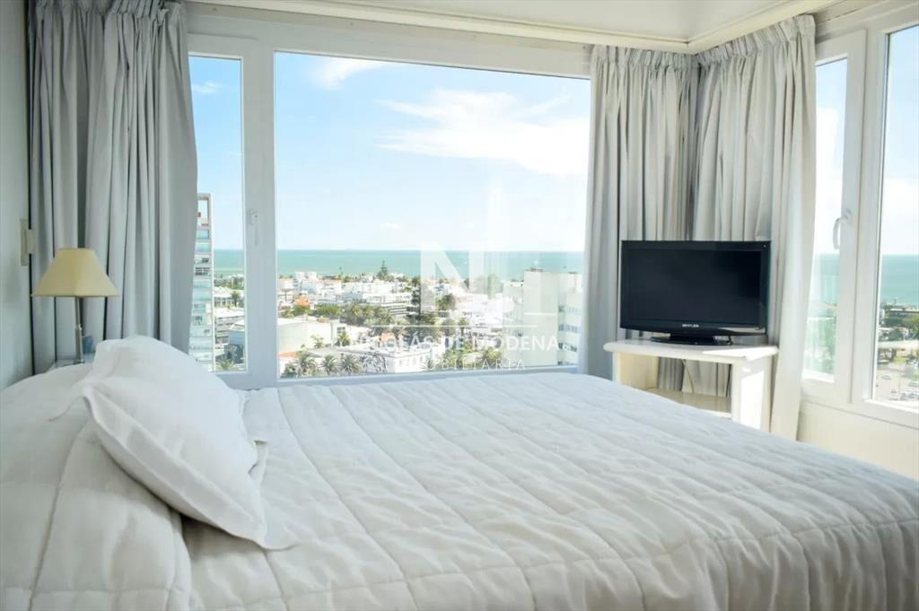 Departamento de 3 dormitorios + dep. en venta en