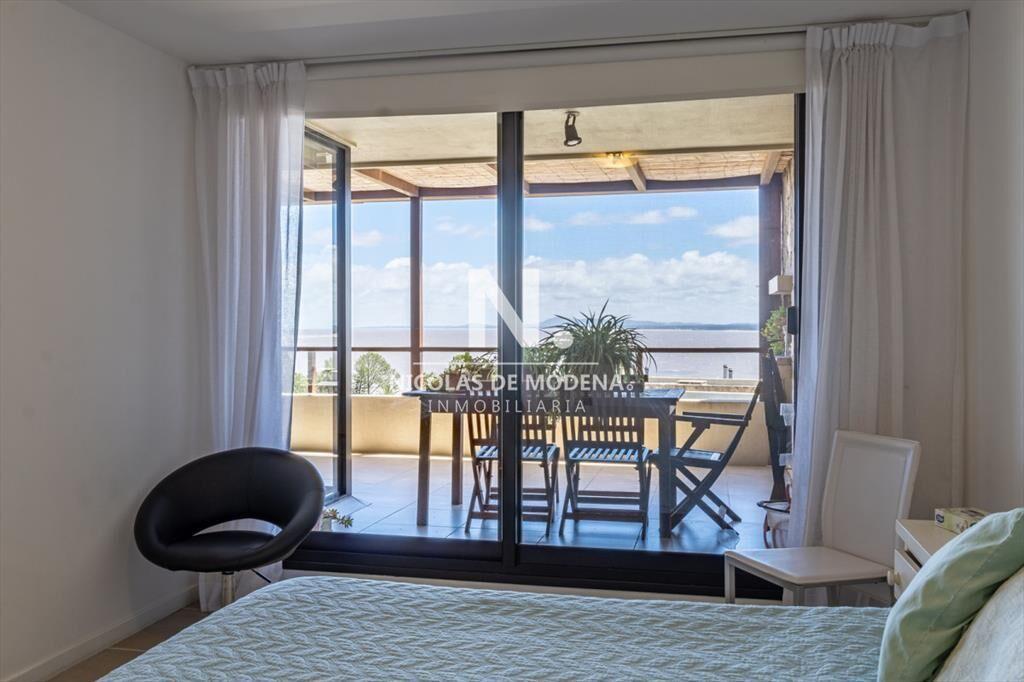 Vende departamento de 2 dormitorios en suites, en