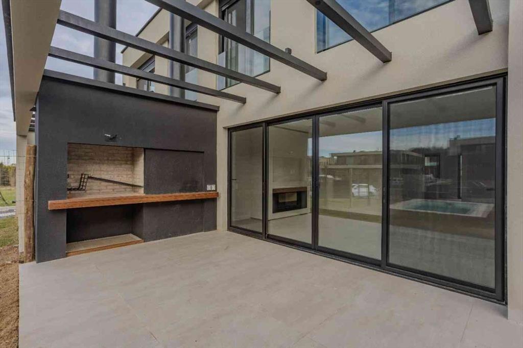 VENTA CASA PH 4 DORMITORIOS EN BARRIO PARQUES 2