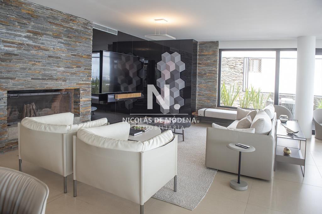 Apartamento Único Frente al Mar en Zona Puerto
