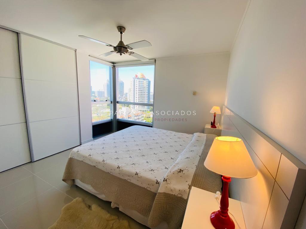 Apartamento de 3 dormitorios en venta, Forest II,
