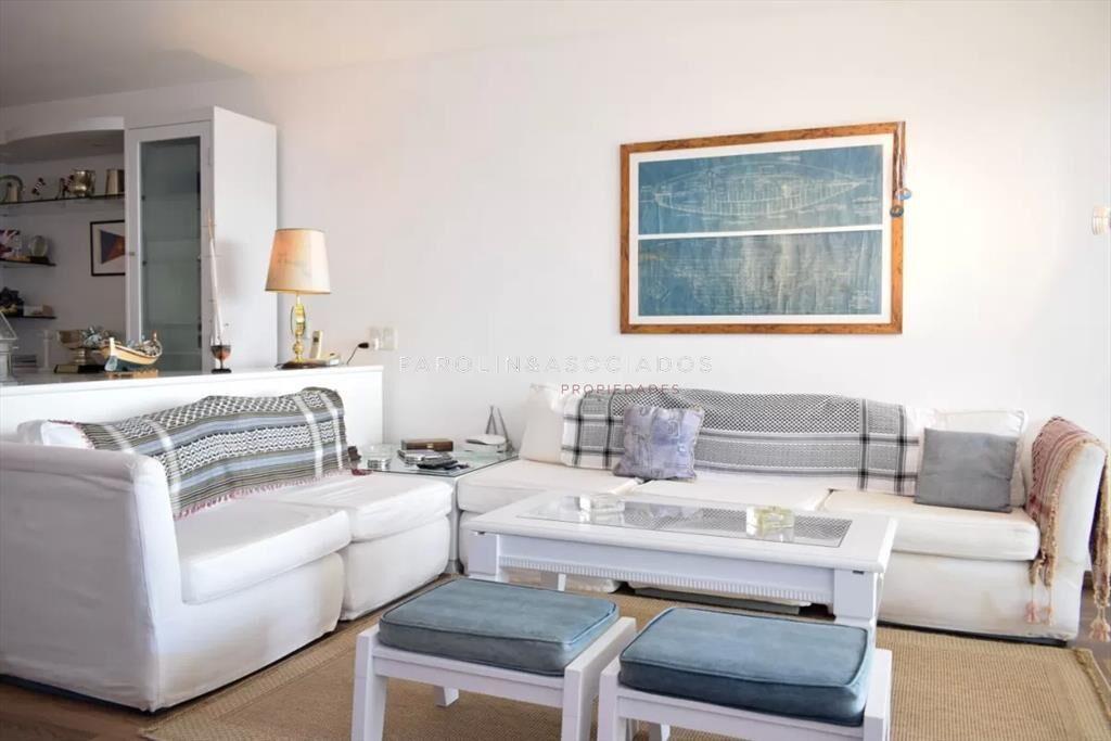 Departamento de 3 dormitorios + dep. en venta en