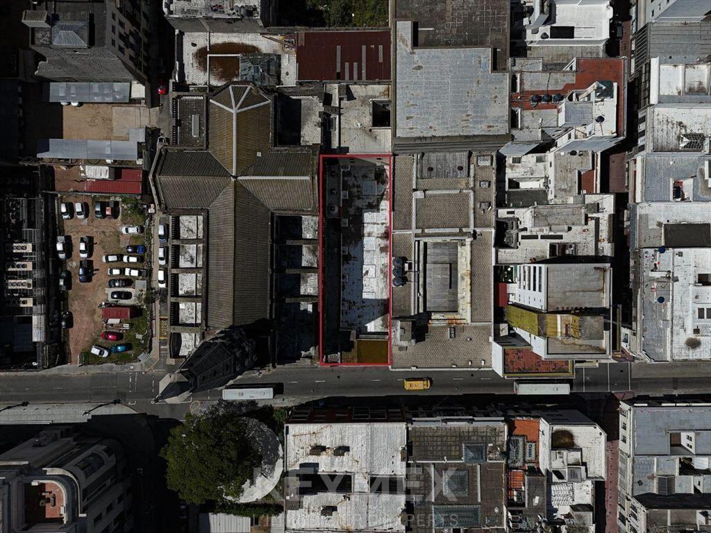 Venta de Parking con Renta actual en Ciudad Vieja