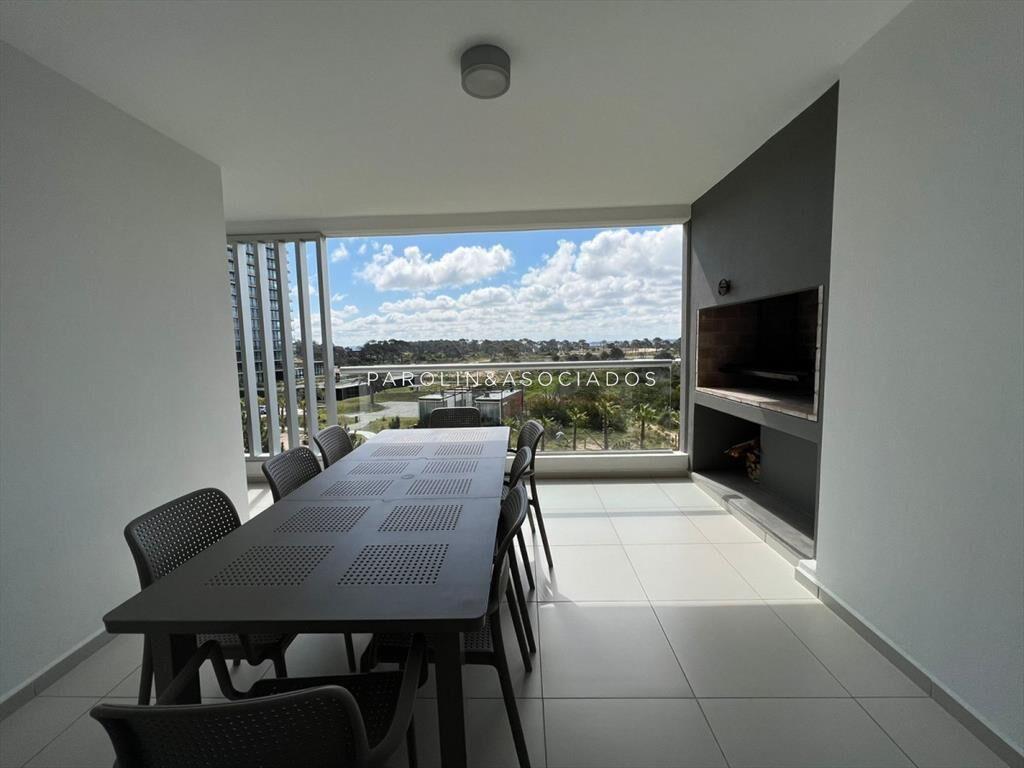 Apartamento en venta de 4 suites en Tiburón del