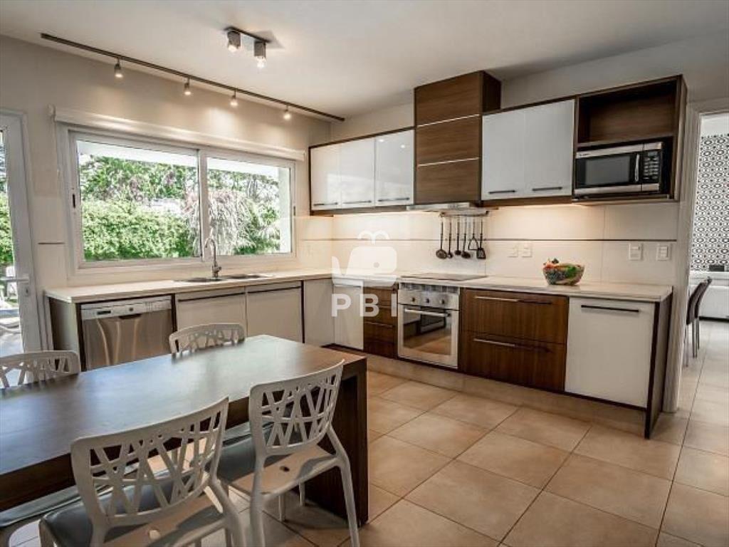 Casa en venta 4 DORMITORIOS - Ref : PBI12057