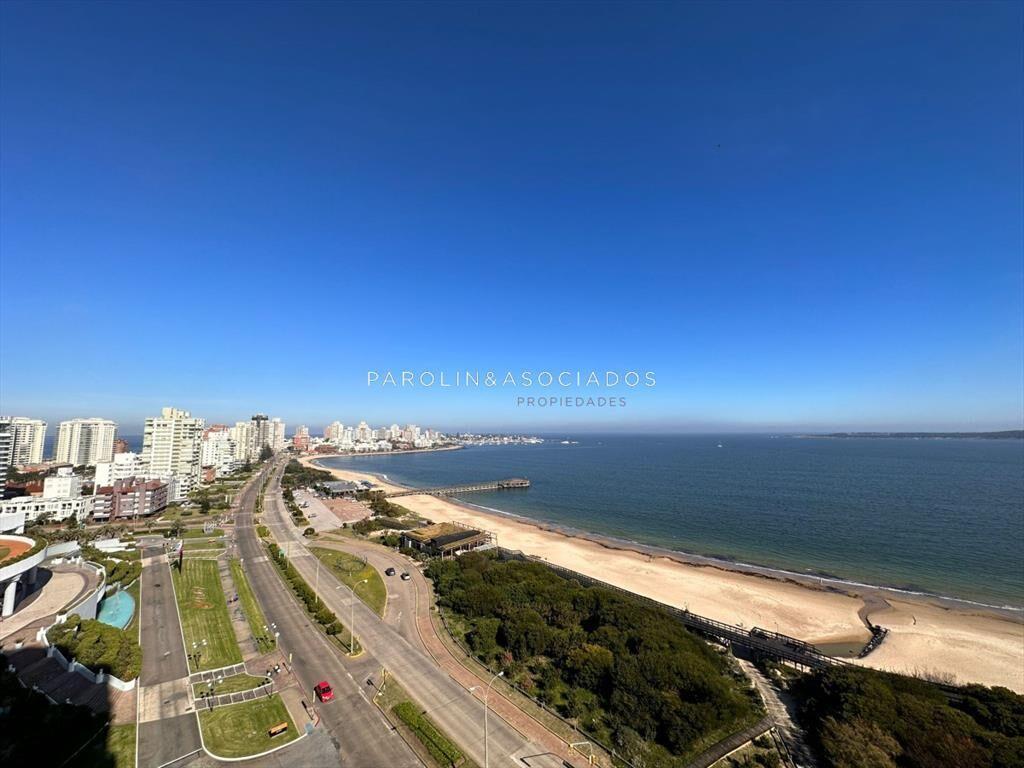 Apartamento de 3 dormitorios en suite, en Torre a
