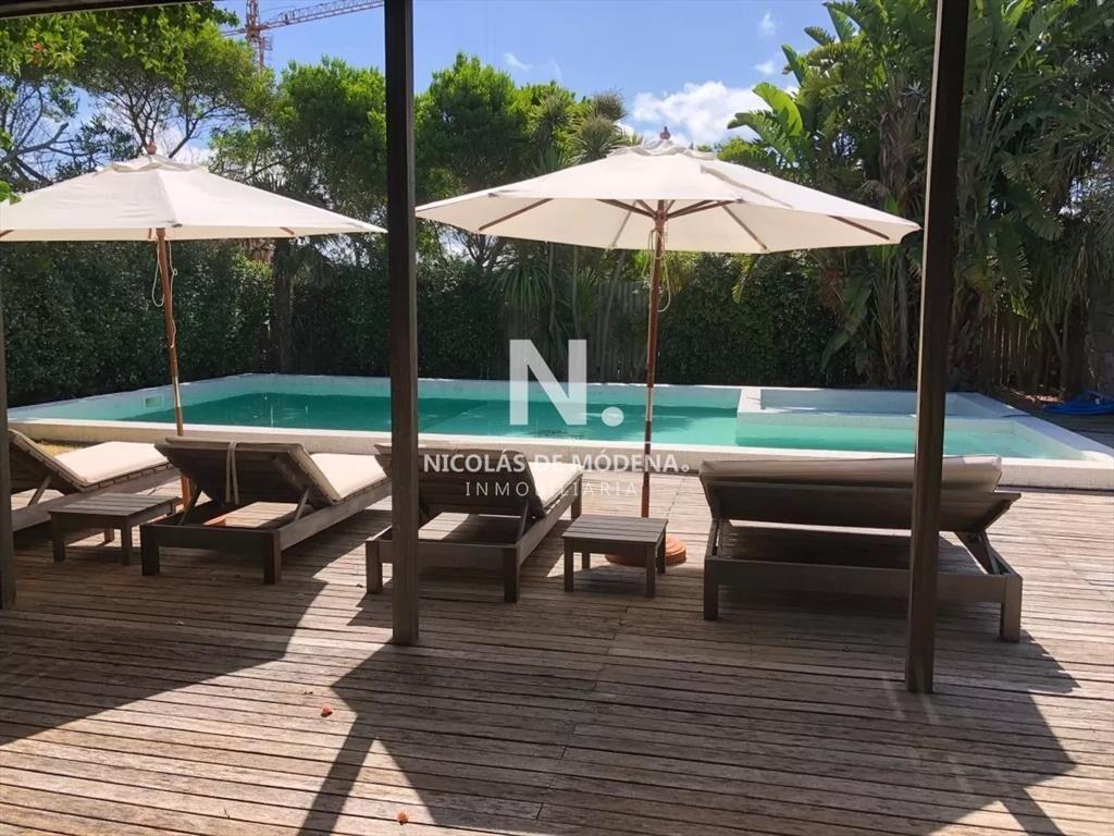 Excelente casa en Venta en Playa Bikini