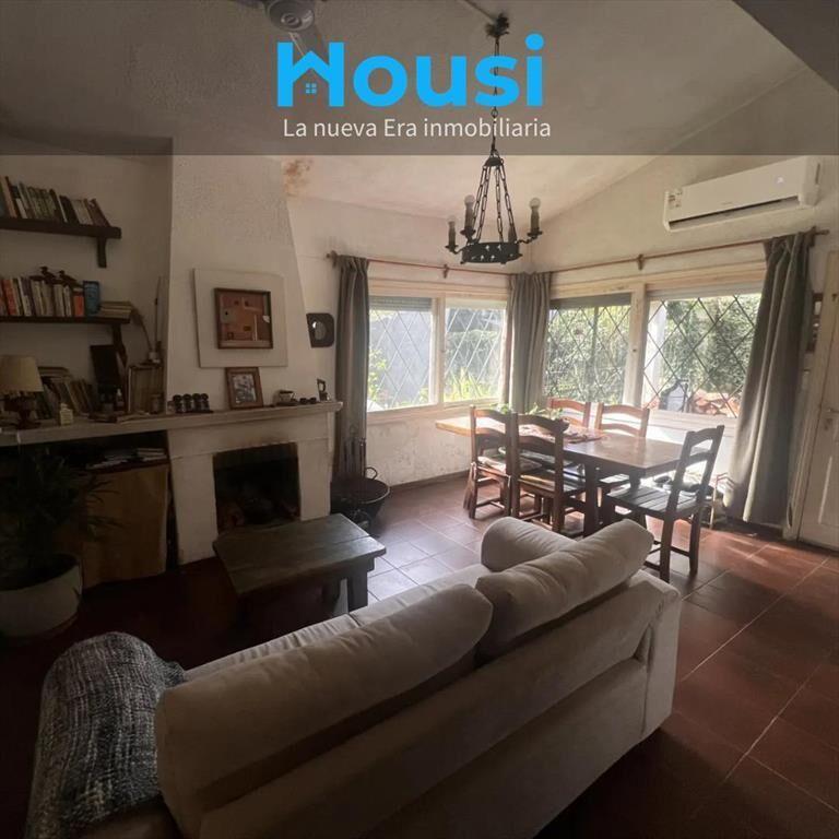 Venta Casa 4 dormitorios con amplio terreno cercana a la pl