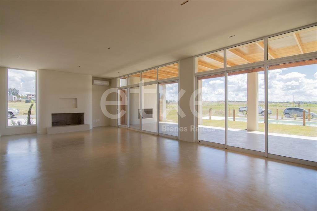 Venta de casa de 3 dormitorios en Cavas...
