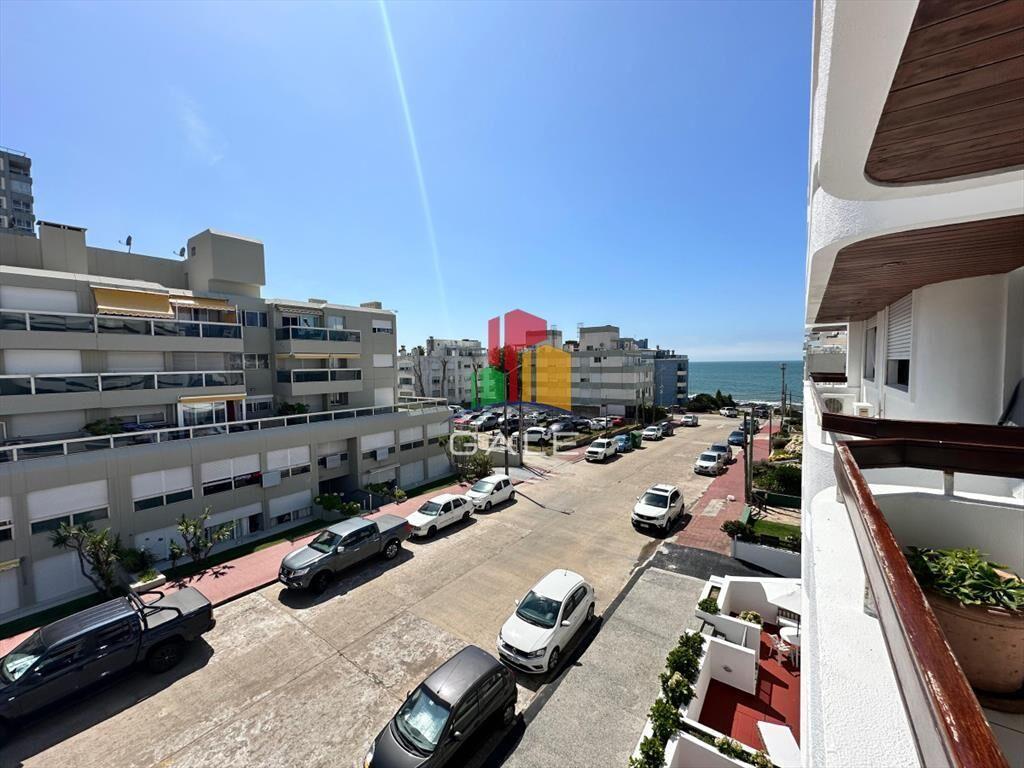 Apartamento de dos dormitorios en venta en Punta