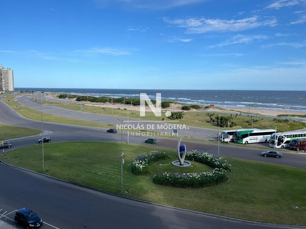 Alquila apartamento con vista al mar de 3 dormitorios en Br