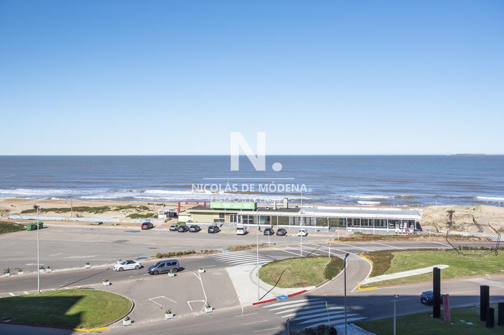 Apartamento en venta en Brava de 3 dormitorios, -