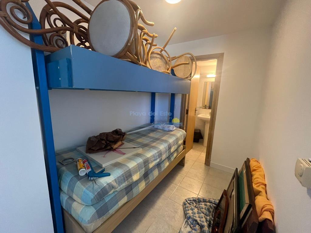 Apartamento en Alquiler de 3 dormitorios en Punta