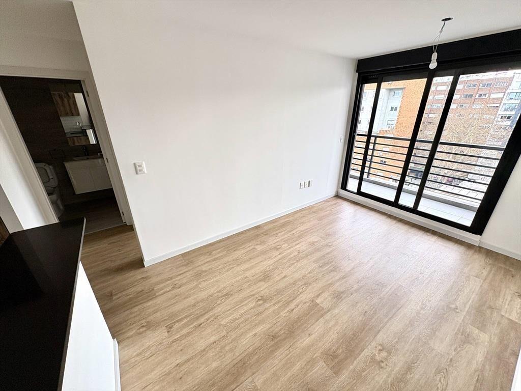 Venta de Apartamento con 1 dormitorio, terraza y garage en C