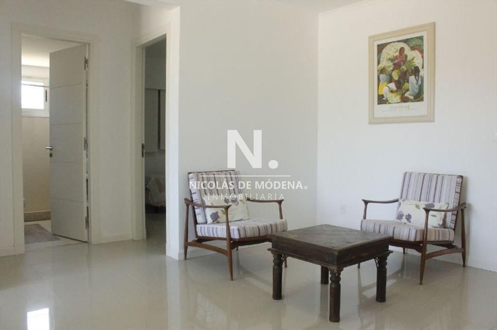 Alquilo apartamento de 2 dormitorios cerca del