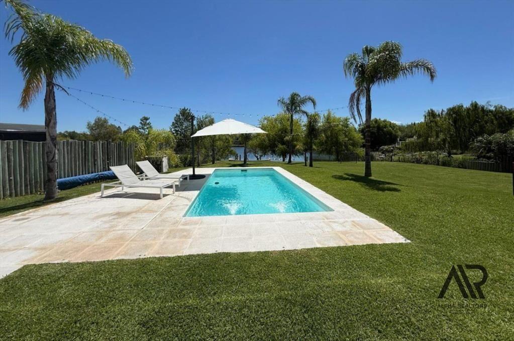 Casa en venta c/ cochera en Viñedos de la Tahona