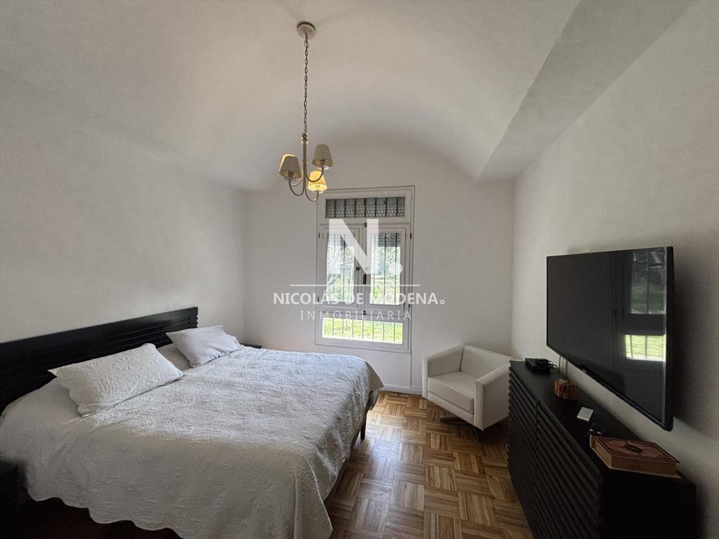 EXCEPCIONAL CASA EN VENTA DE 4 DORMITORIOS
