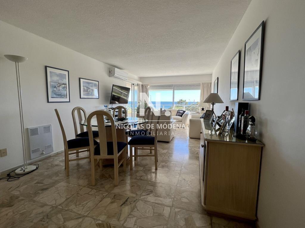 Departamento de 2 dormitorios en venta frente al