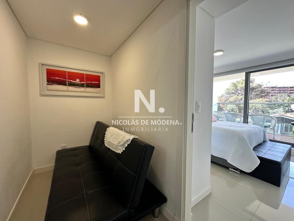 Vende apartamento de 1 dormitorio y medio en Peninsula, Pun