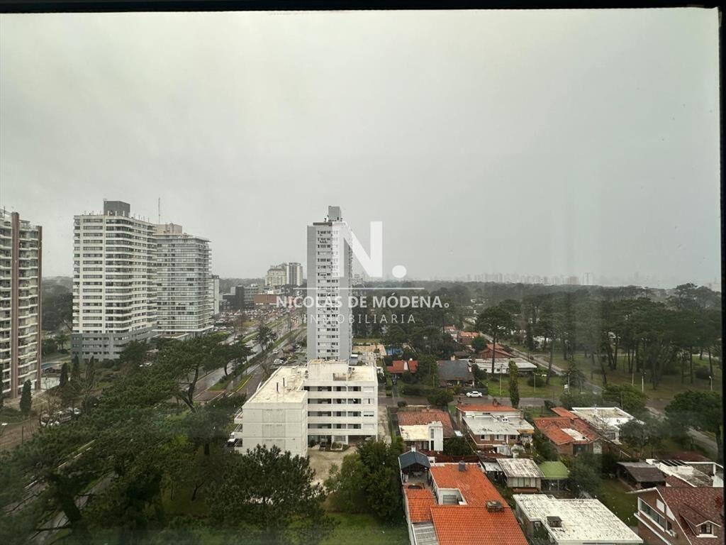 Vende espectacular apartamento en Roosevelt Punta