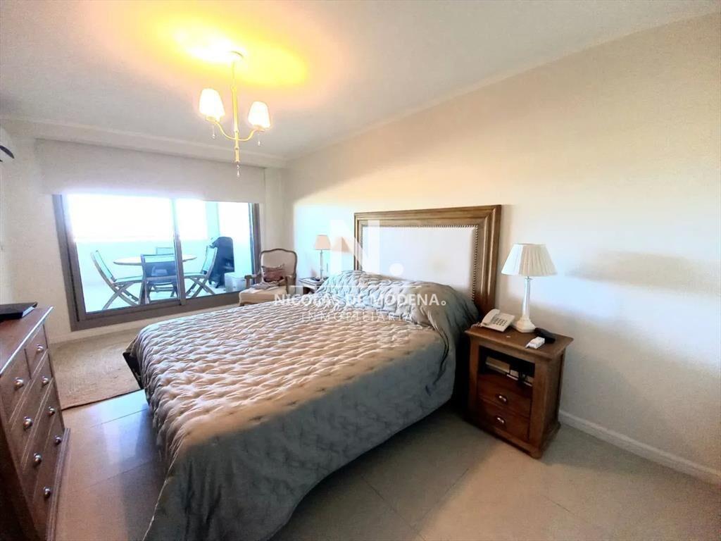 Apartamento de 3 dormitorios. Torre Imperiale.